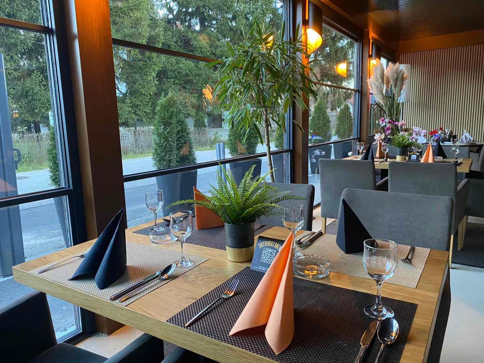 Swiss Plus Hotel Bihać Dış mekan fotoğraf