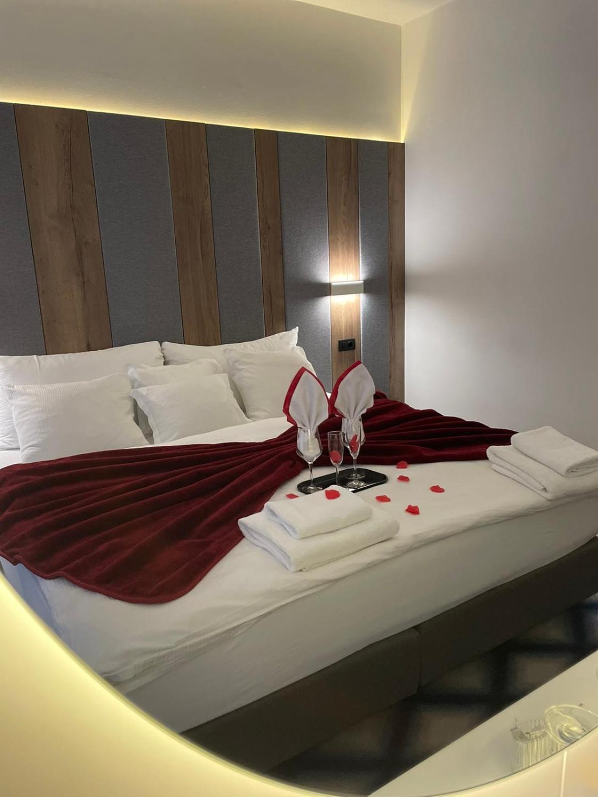 Swiss Plus Hotel Bihać Dış mekan fotoğraf