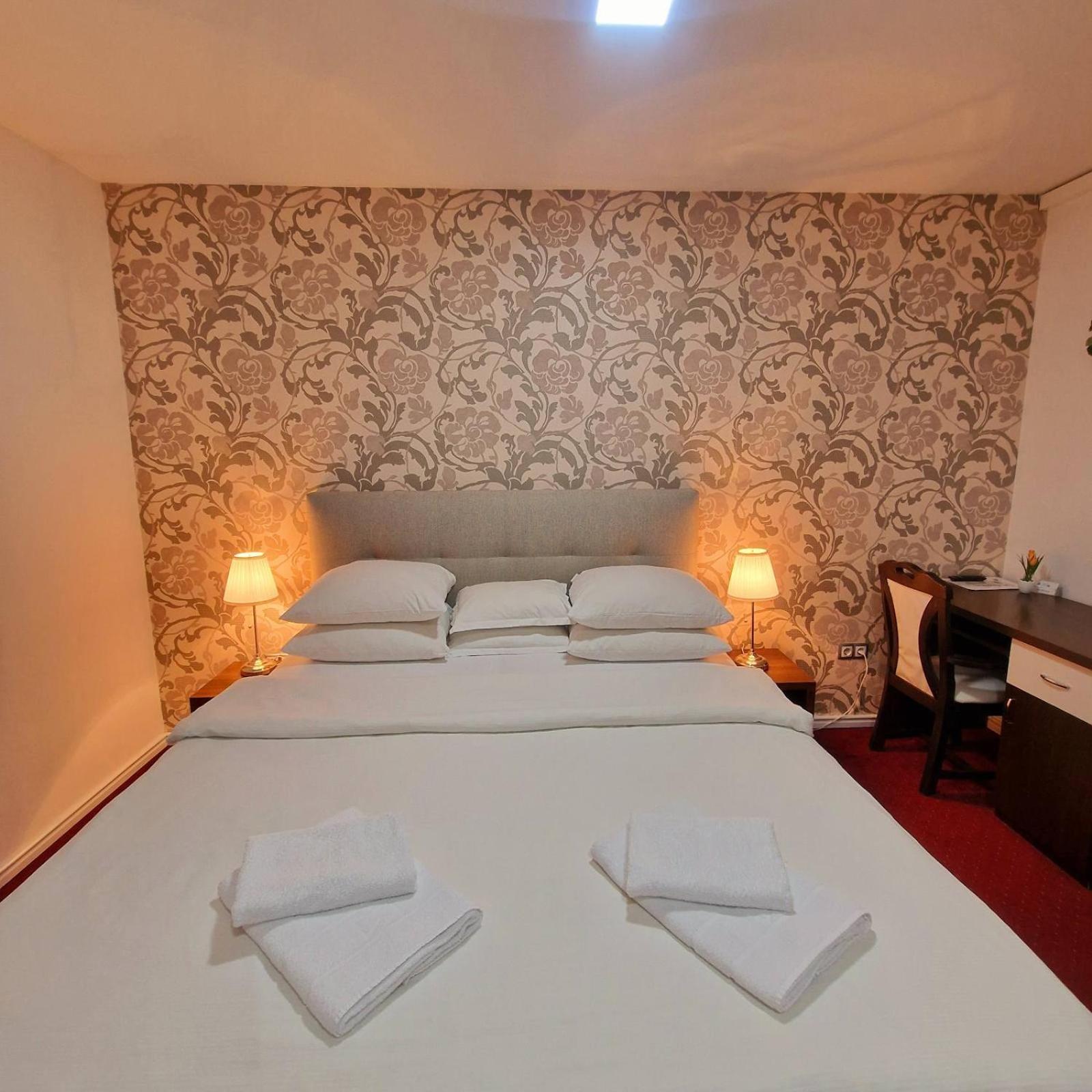Swiss Plus Hotel Bihać Dış mekan fotoğraf